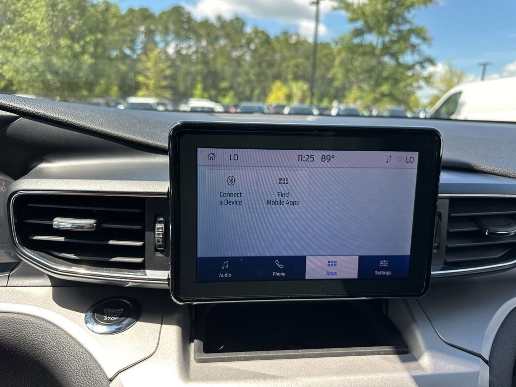 2024 Silver Metallic Ford Explorer XLT RWD SUV