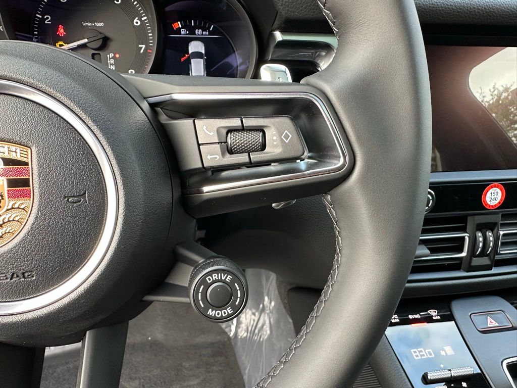 Thumbnail: 2026 Porsche Macan - 17