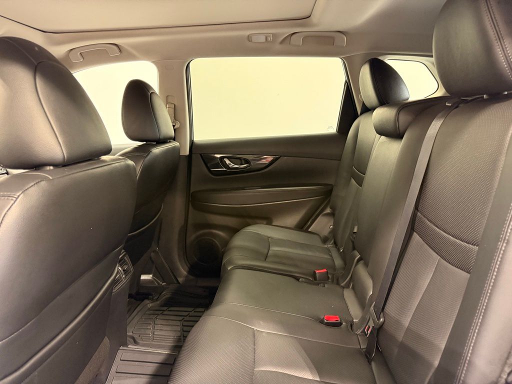 Thumbnail: 2019 Nissan Rogue - 11
