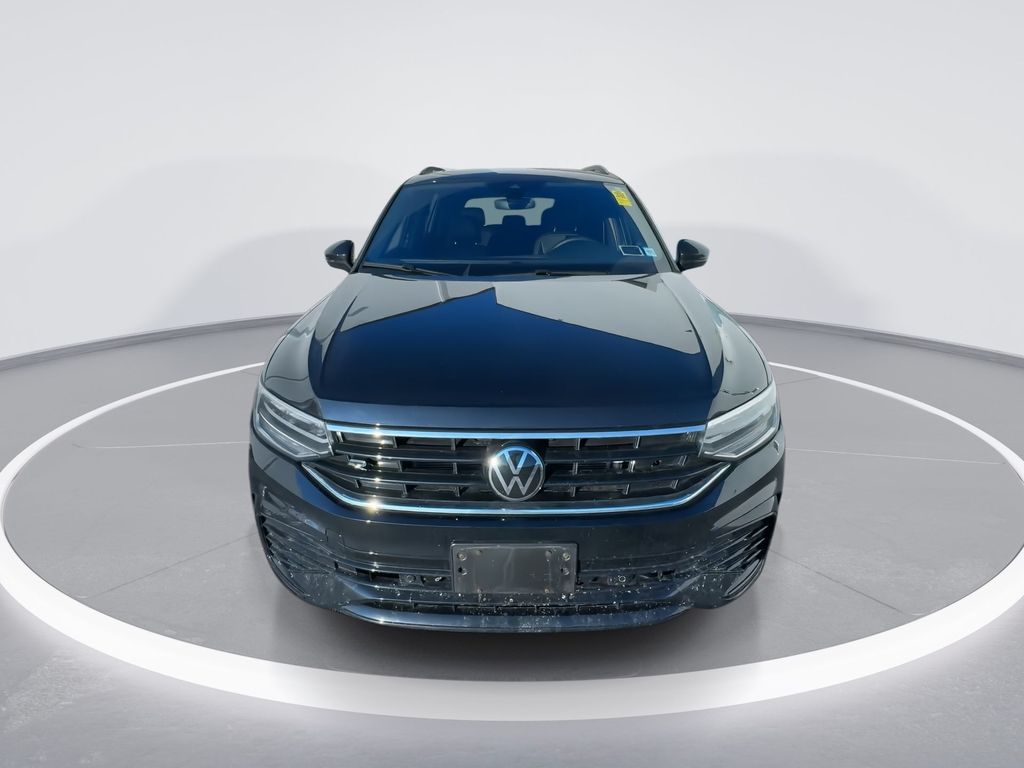 2024 Volkswagen Tiguan SE R-Line Black 3