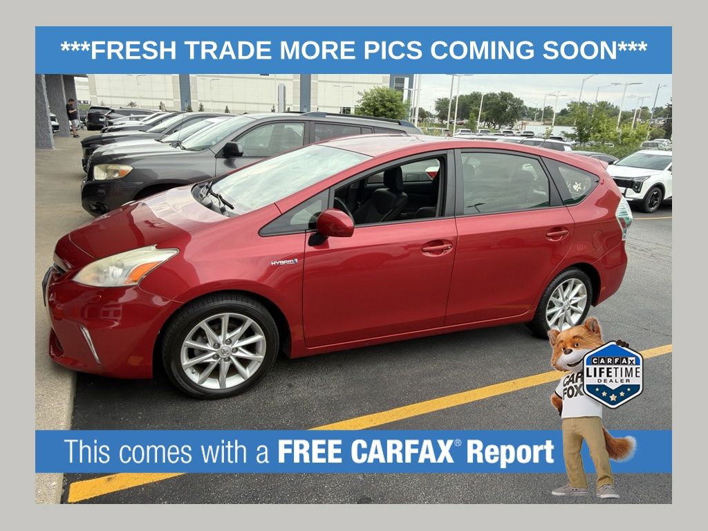 2014 Toyota Prius v Five FWD