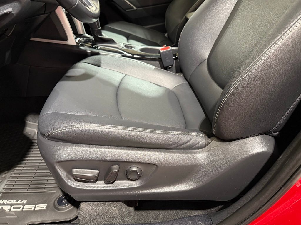 Thumbnail: 2023 Toyota Corolla Cross - 14