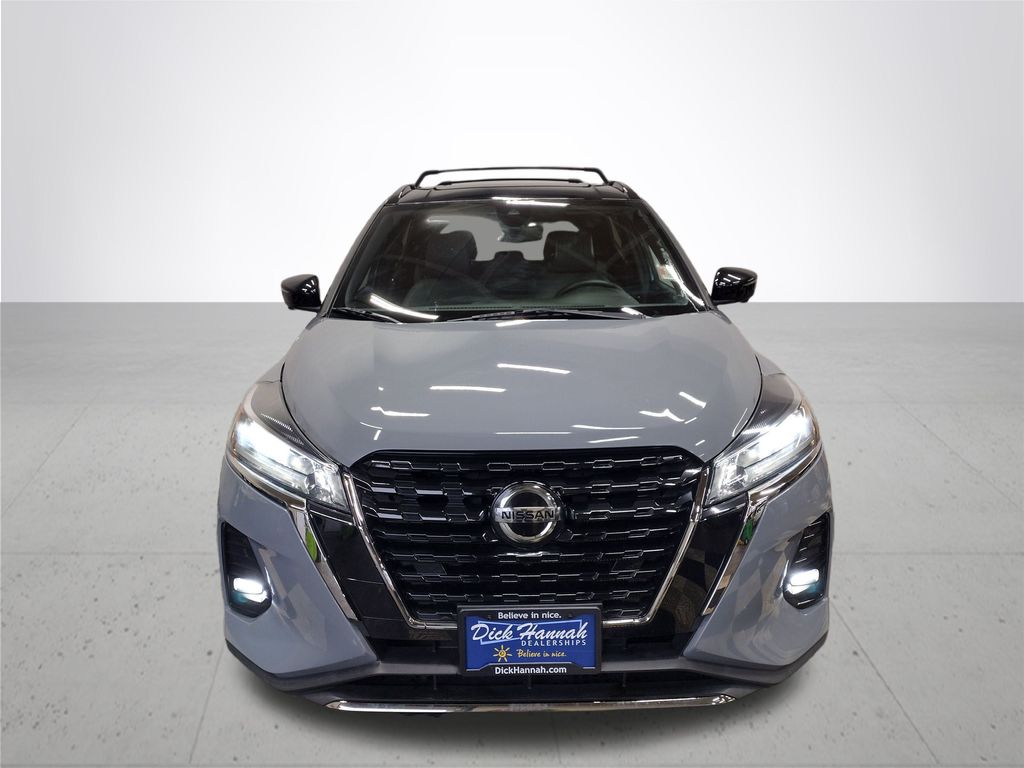 2021 Nissan Kicks SR