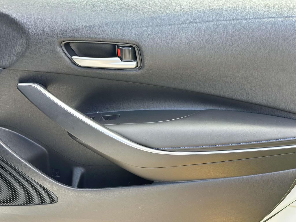 2021 Toyota Corolla SE 19