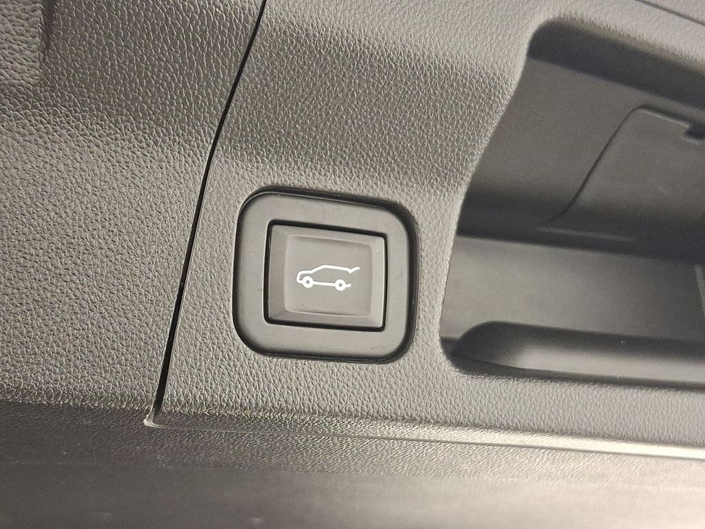 Thumbnail: 2020 GMC Acadia - 31