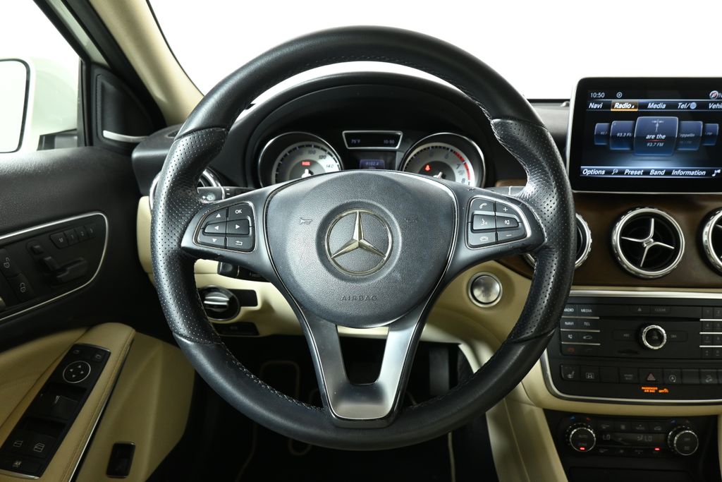 2016 Mercedes-Benz GLA 250 4MATIC 16