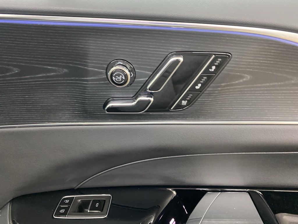 2024 Cadillac LYRIQ Luxury photo