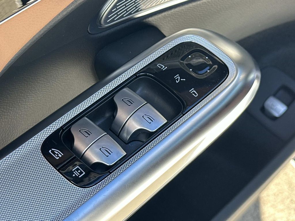 Thumbnail: 2026 Mercedes-Benz E-Class - 19