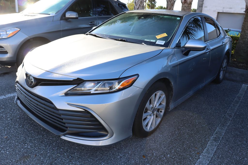 2022 Toyota Camry LE 2