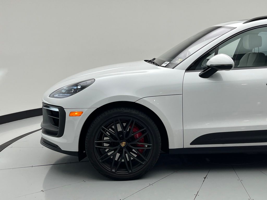 Thumbnail: 2023 Porsche Macan - 20
