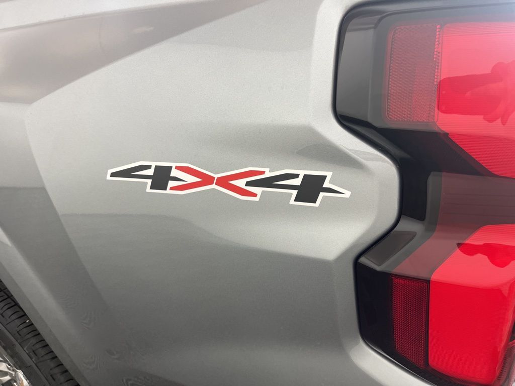 Thumbnail: 2026 Chevrolet Colorado - 17