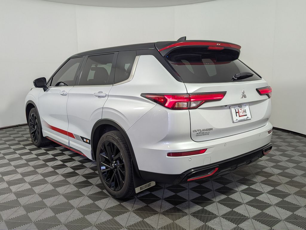 2024 White Mitsubishi Outlander SE Ralliart 4X4 SUV