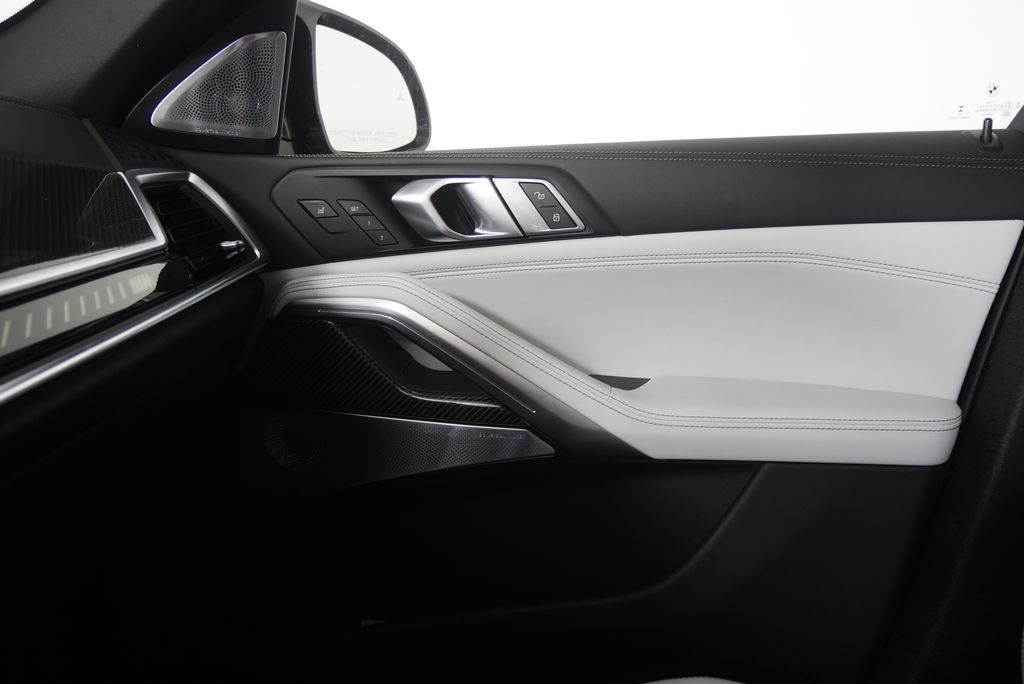 Thumbnail: 2027 BMW X6 - 23