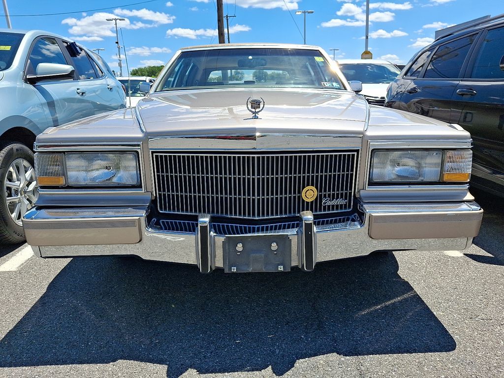 1992 Cadillac Brougham — photo 2