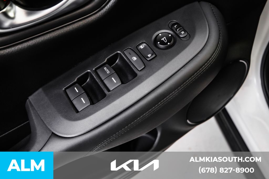 2023 Honda HR-V LX photo 42