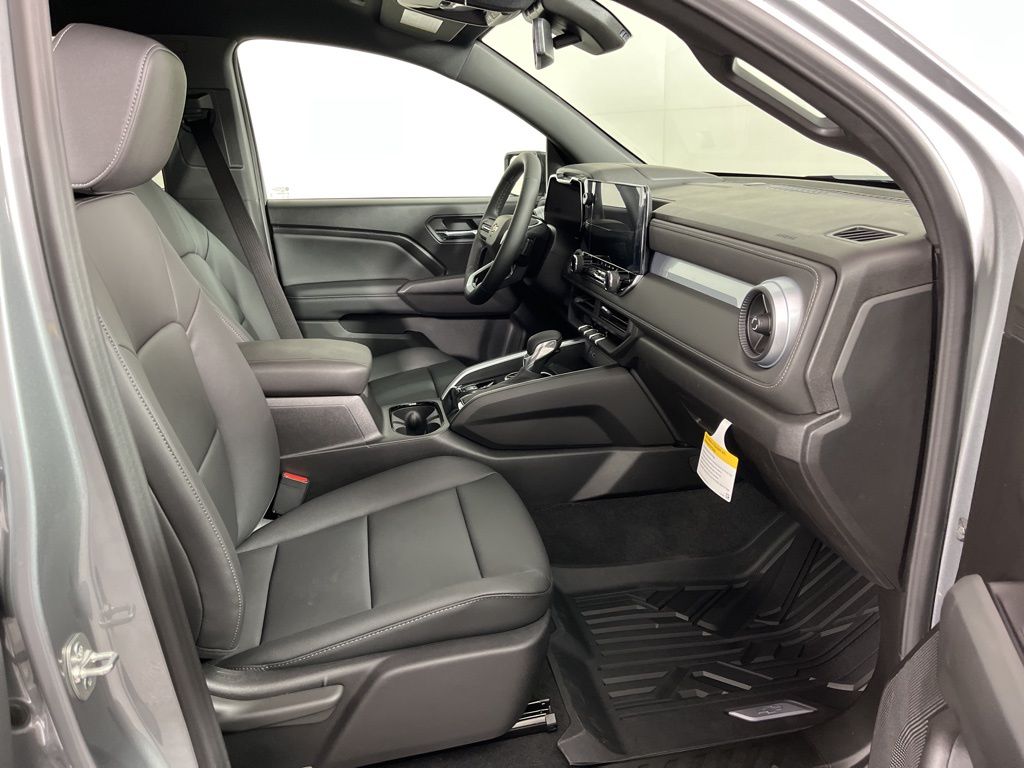 2025 Chevrolet Colorado LT 8