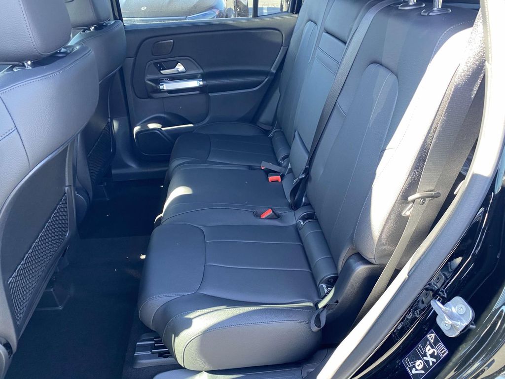 Thumbnail: 2025 Mercedes-Benz GLB - 13