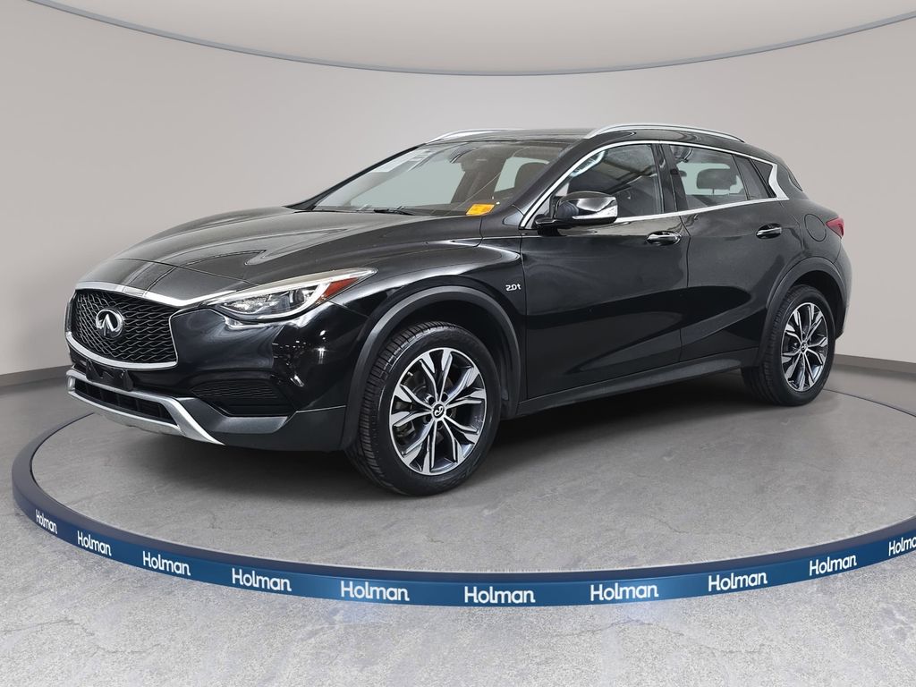2017 INFINITI QX30 Luxury AWD