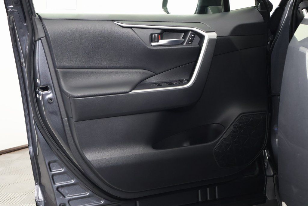 Thumbnail: 2025 Toyota RAV4 - 12
