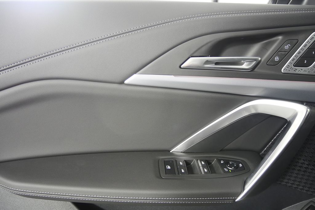 Thumbnail: 2025 BMW X1 - 9