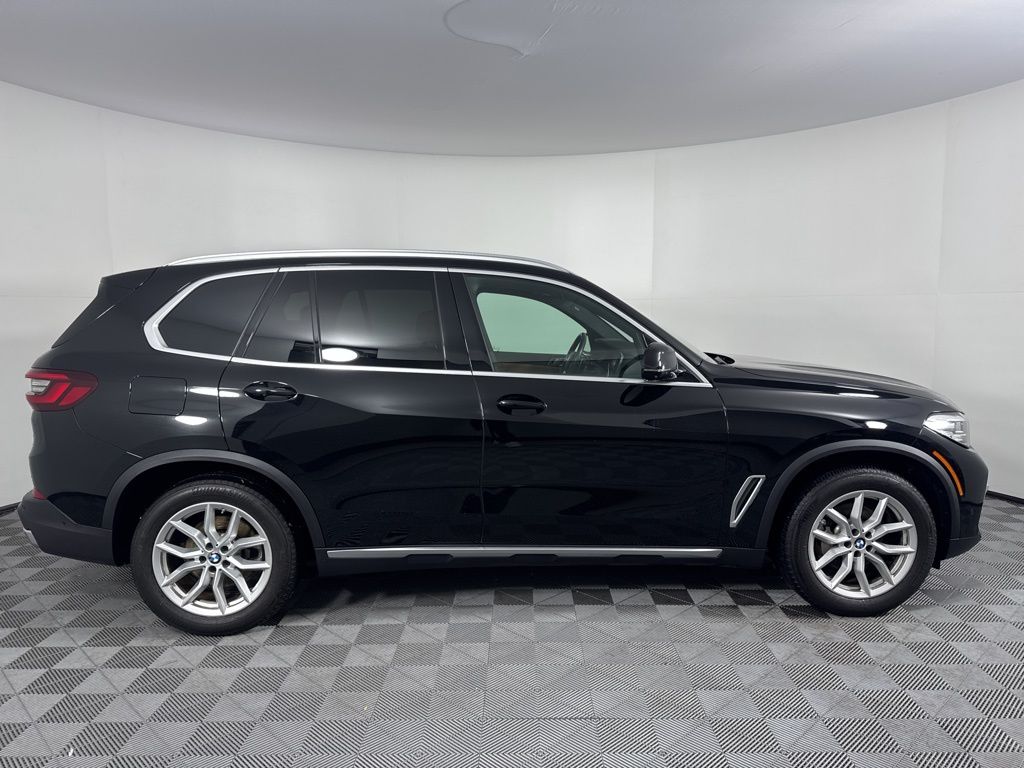Thumbnail: 2023 BMW X5 - 4