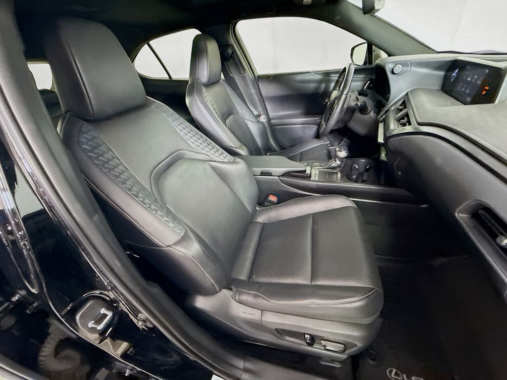Thumbnail: 2020 Lexus UX - 28