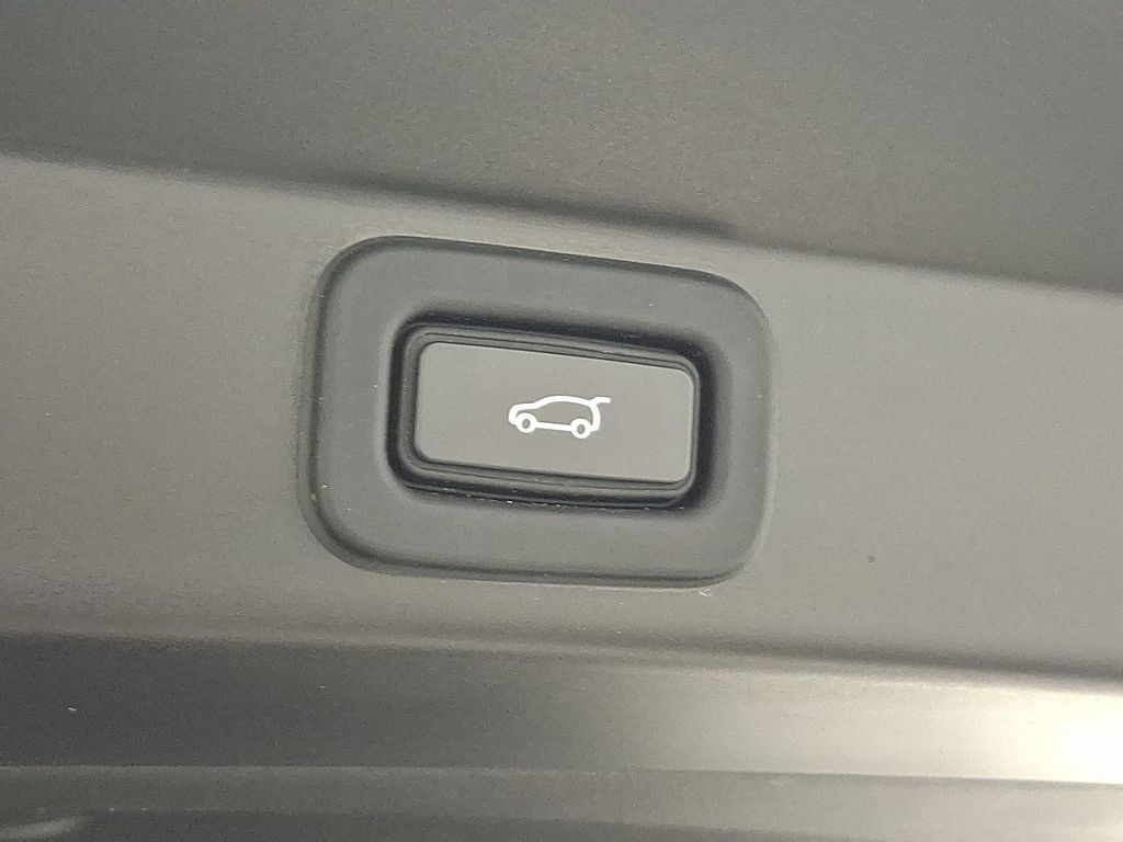 Thumbnail: 2023 Land Rover Range Rover Sport - 32