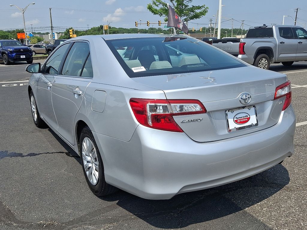 2012 Toyota Camry LE 4