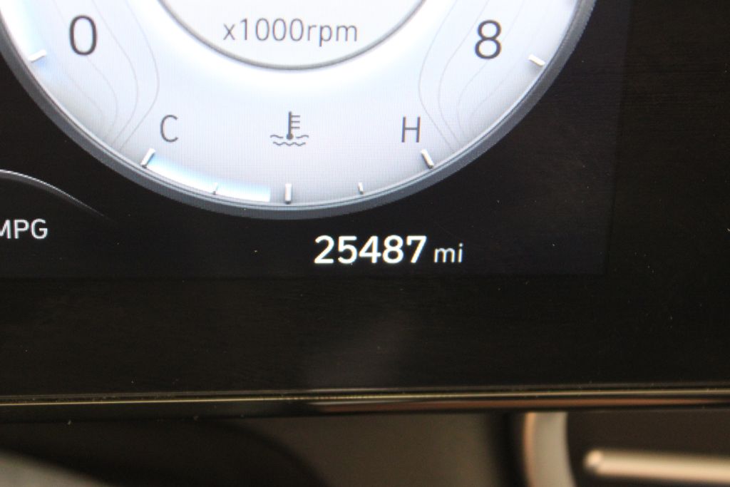 used 2024 Hyundai Elantra car