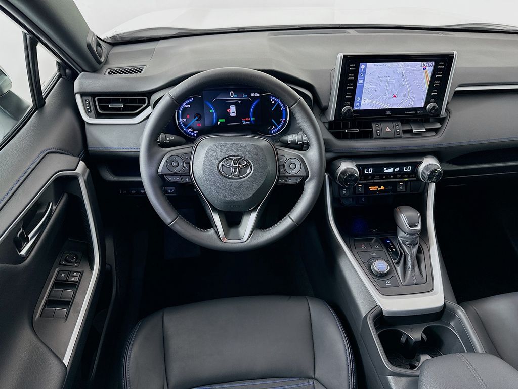 Thumbnail: 2021 Toyota RAV4 - 23