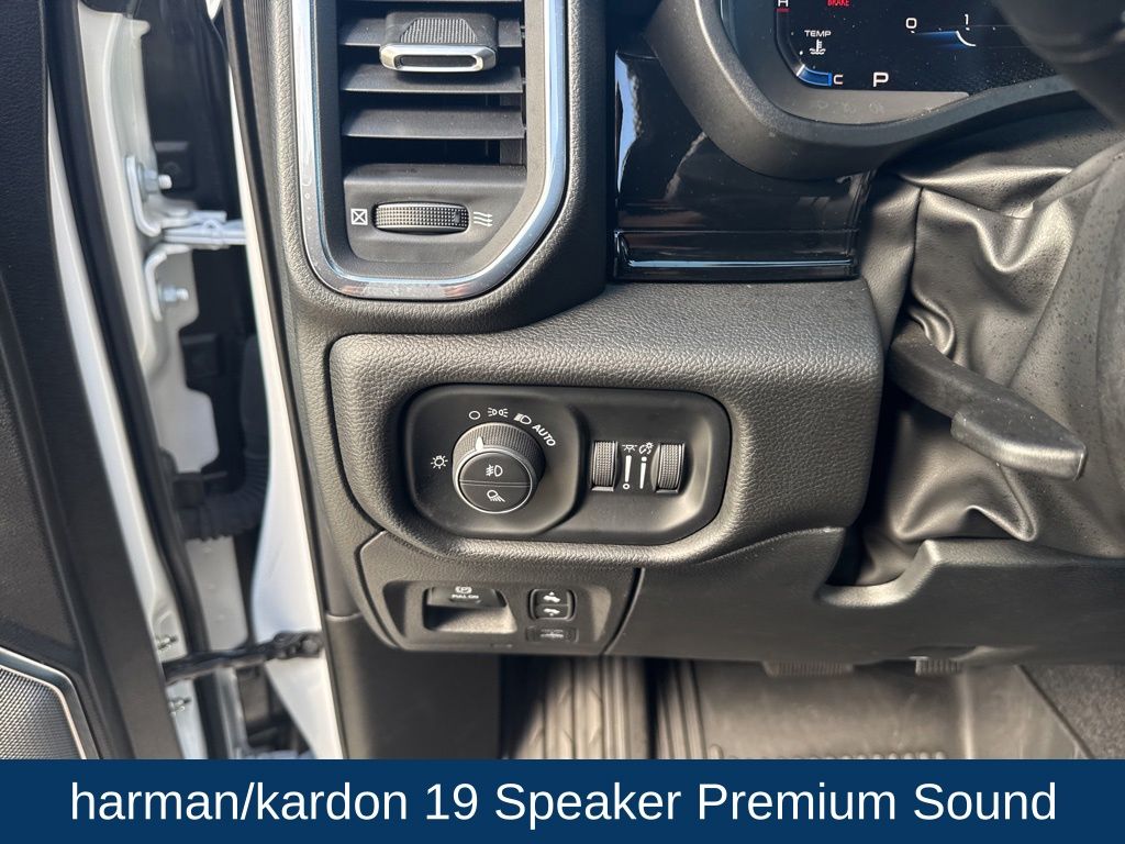 2025 Ram 1500 Laramie Crew Cab 4x4 5'7" Box