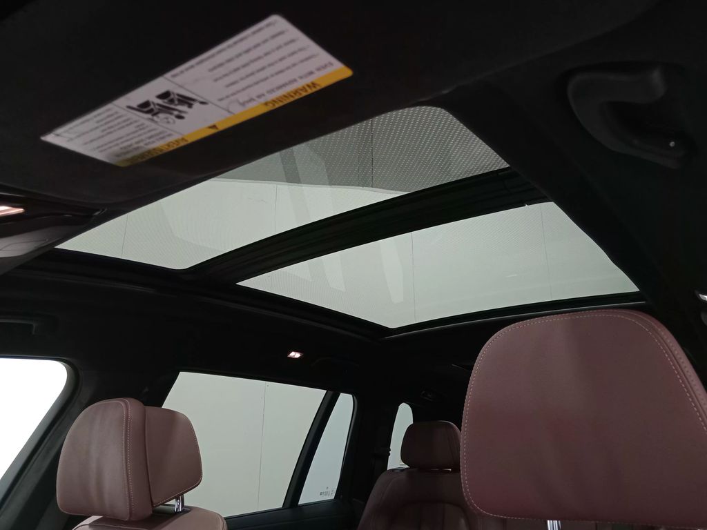2022 BMW X7 M50i