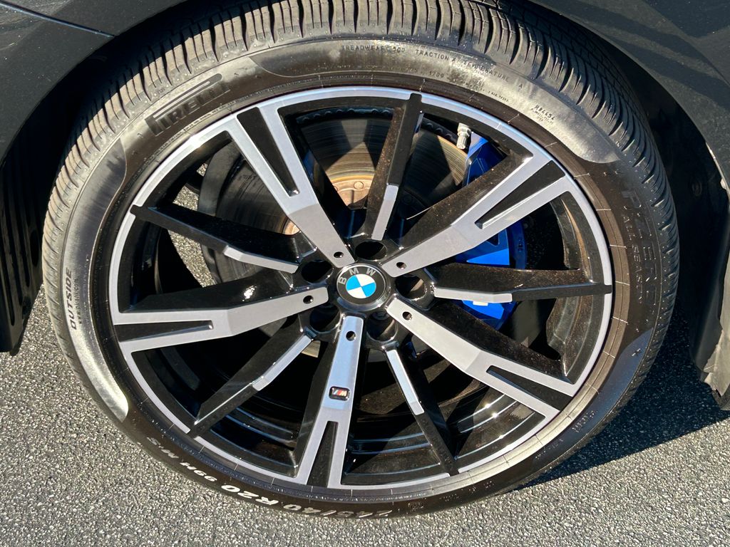 Thumbnail: 2025 BMW 5 Series - 9