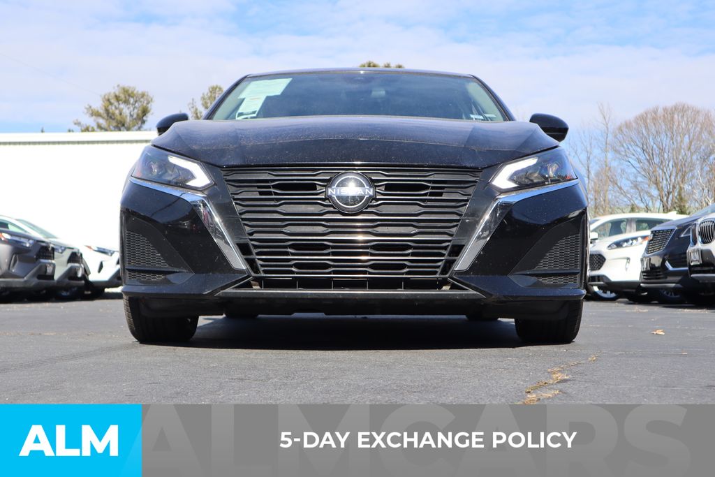2023 Nissan Altima 2.5 SV photo 3