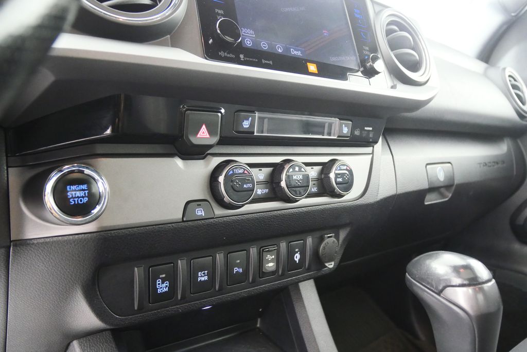 Thumbnail: 2016 Toyota Tacoma - 26