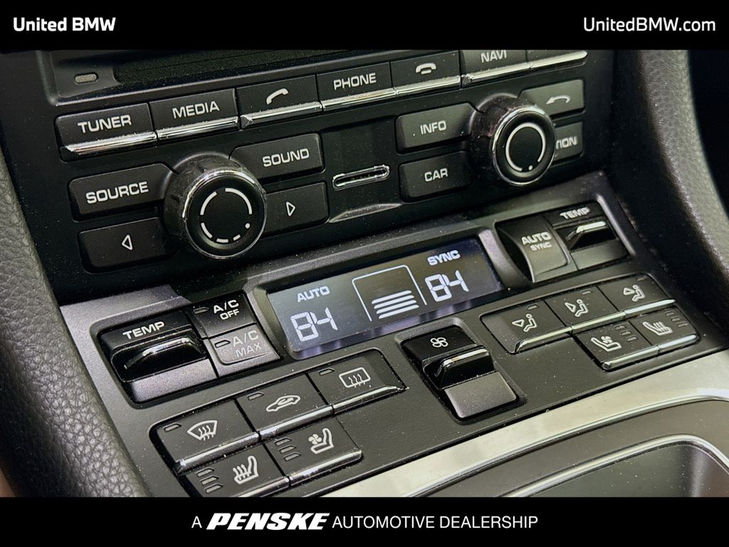 Thumbnail: 2014 Porsche 911 - 10