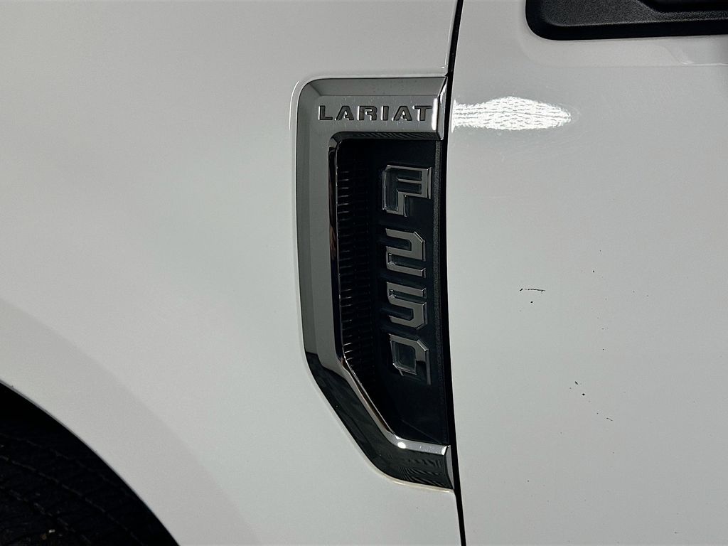 Used 2022 White Ford Lariat image 28