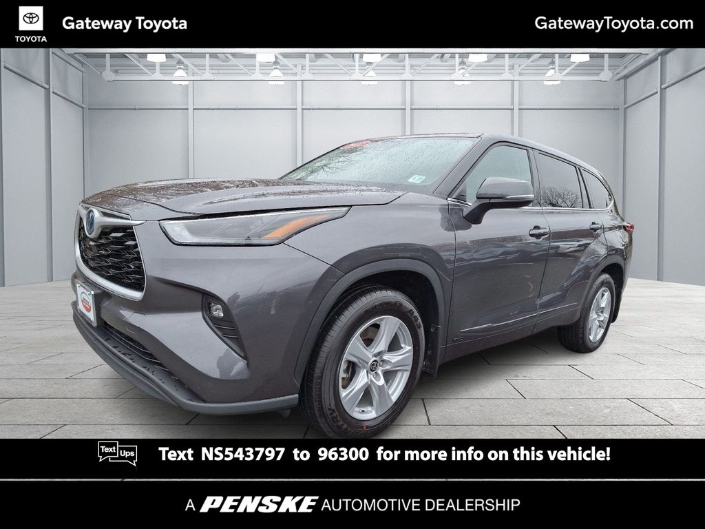 2022 Toyota Highlander LE -
                Toms River, NJ