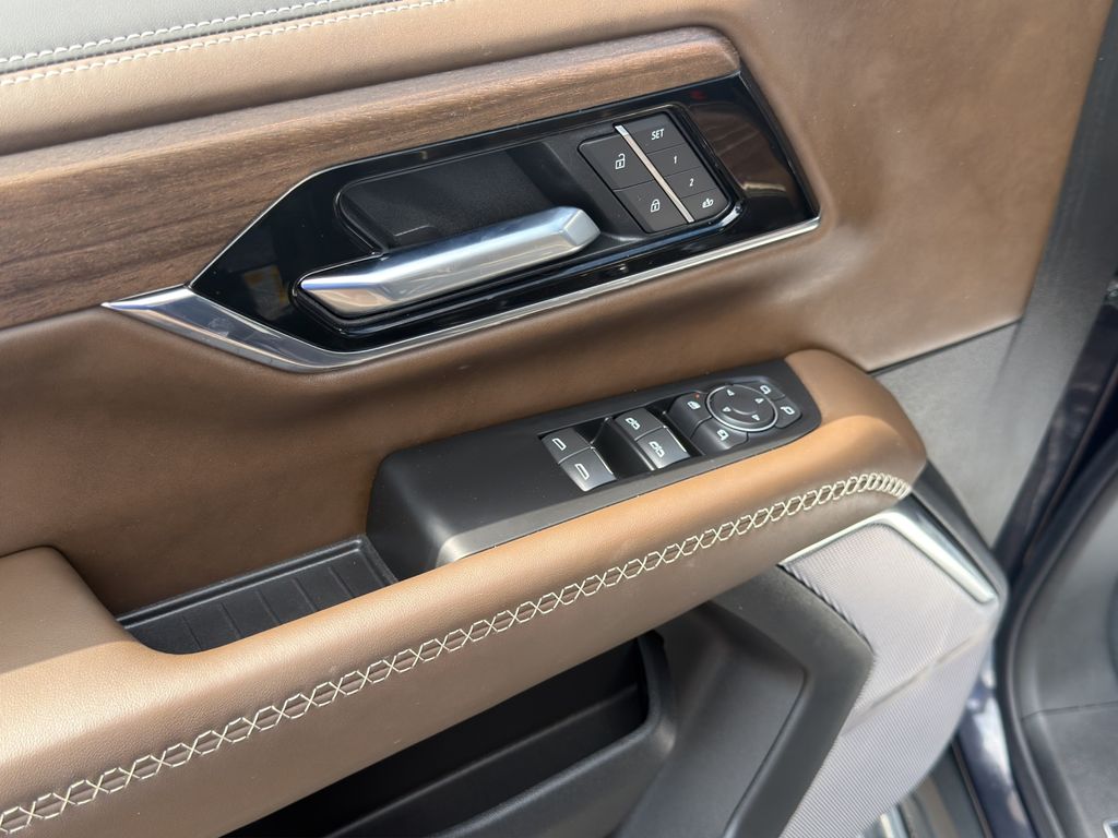 Used 2025 Silver GMC Denali Ultimate image 12
