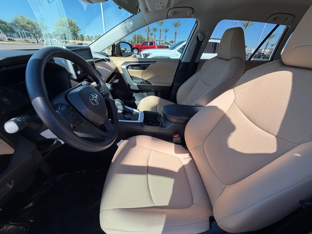 Thumbnail: 2025 Toyota RAV4 - 18