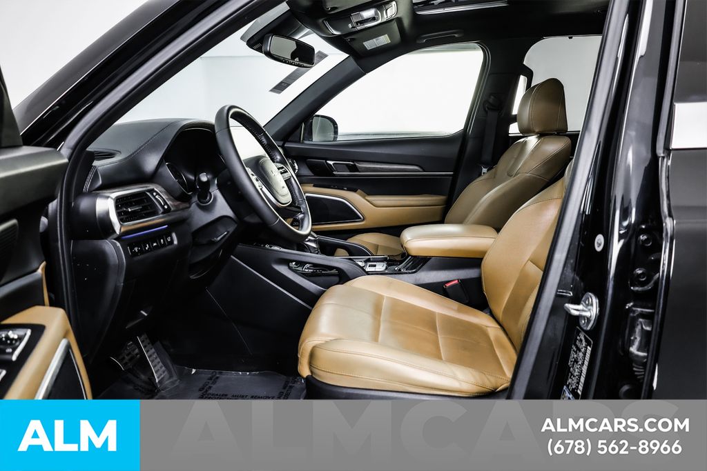 Used 2022 Black Kia SX image 16