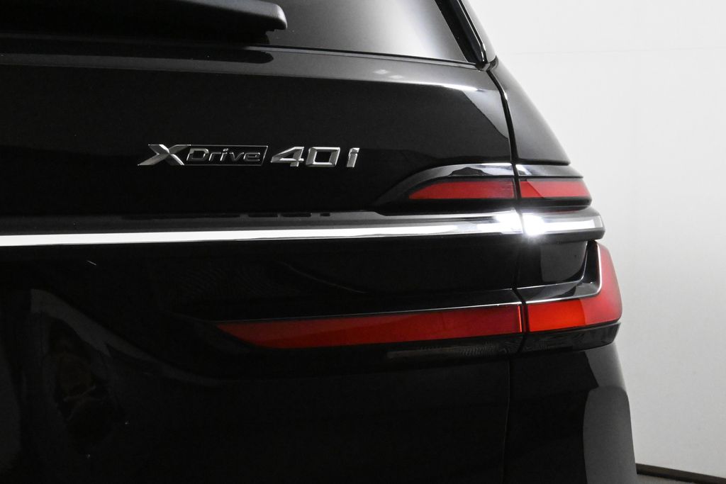 Thumbnail: 2024 BMW X7 - 13