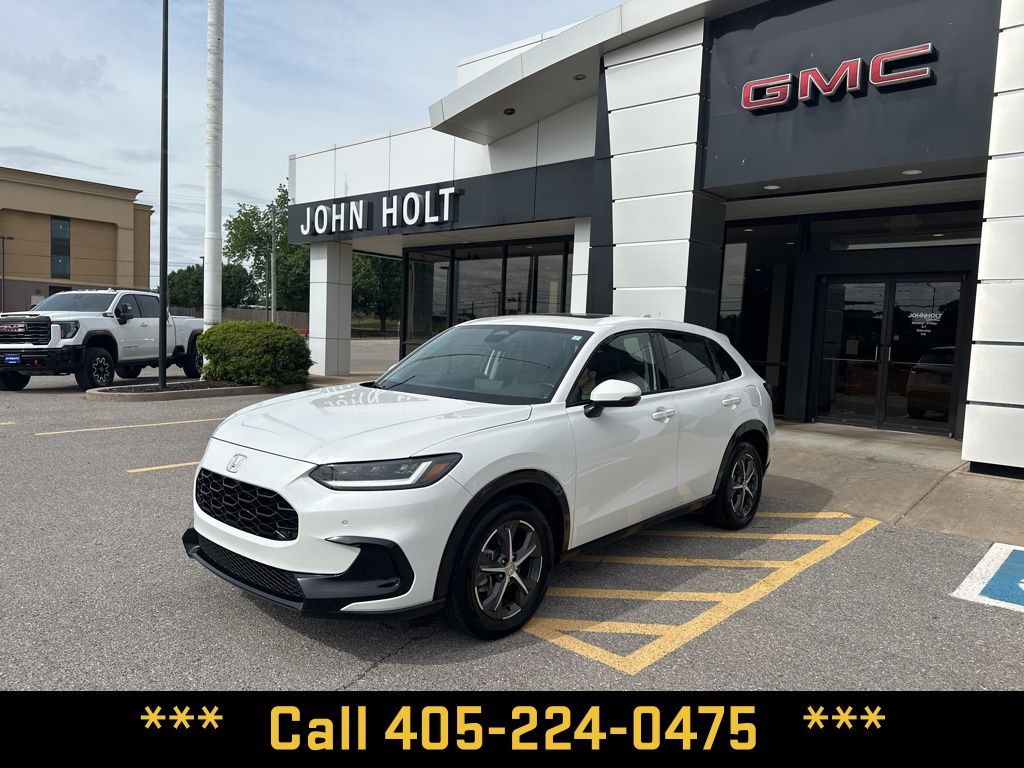 Platinum White 2025 Honda HR-V SUV / Crossover Front-Wheel Drive Continuously Variable Transmission