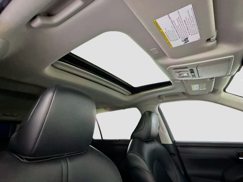 Thumbnail: 2023 Toyota Highlander - 18