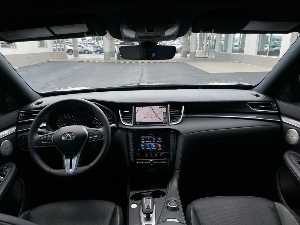 Thumbnail: 2025 INFINITI QX50 - 10