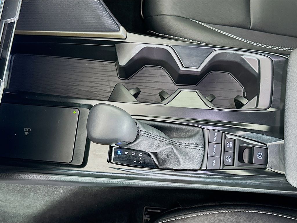 Thumbnail: 2025 Toyota Camry - 16