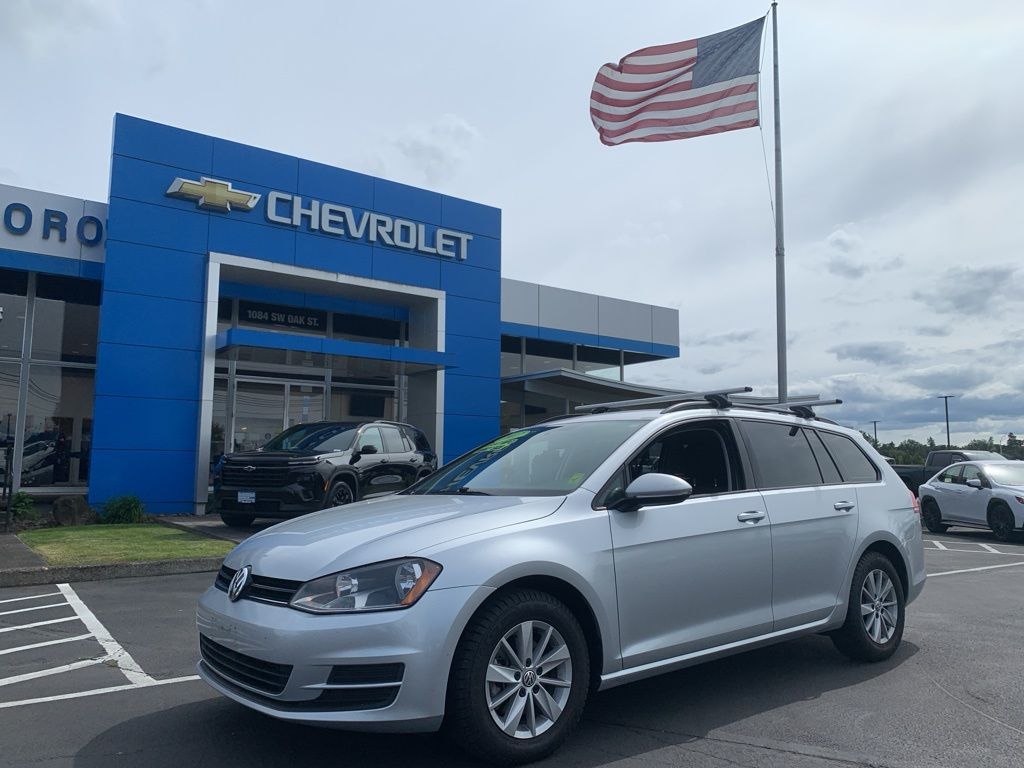 2017 Volkswagen Golf Sportwagen S