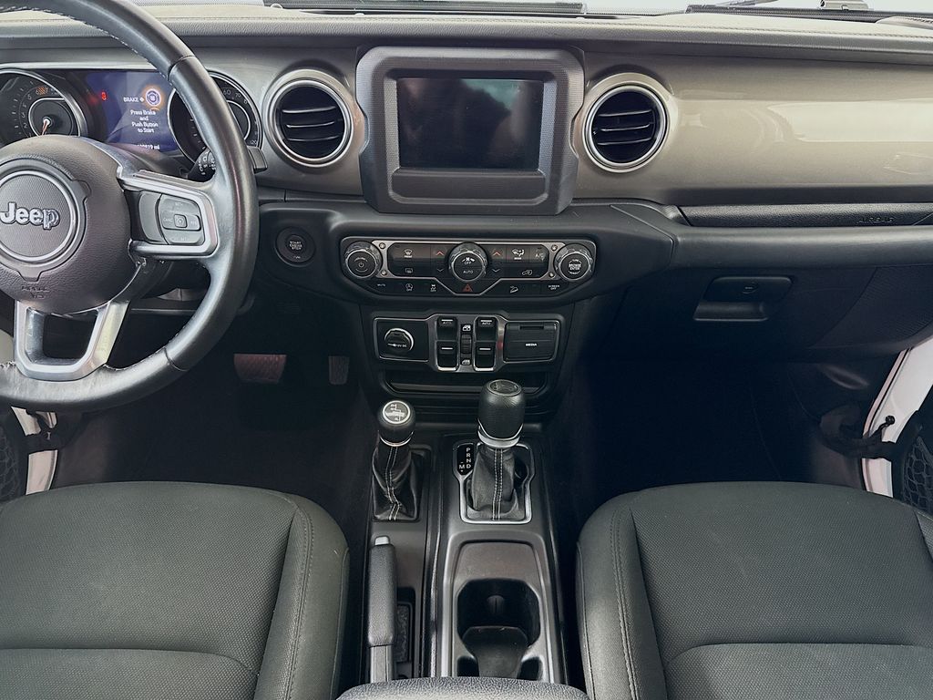 Thumbnail: 2019 Jeep Wrangler - 14