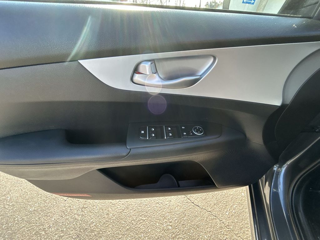 Thumbnail: 2023 Kia Forte - 13