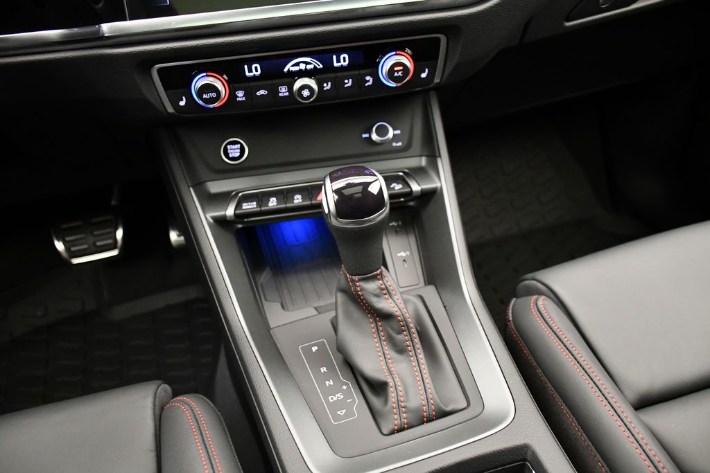 Thumbnail: 2025 Audi Q3 - 31